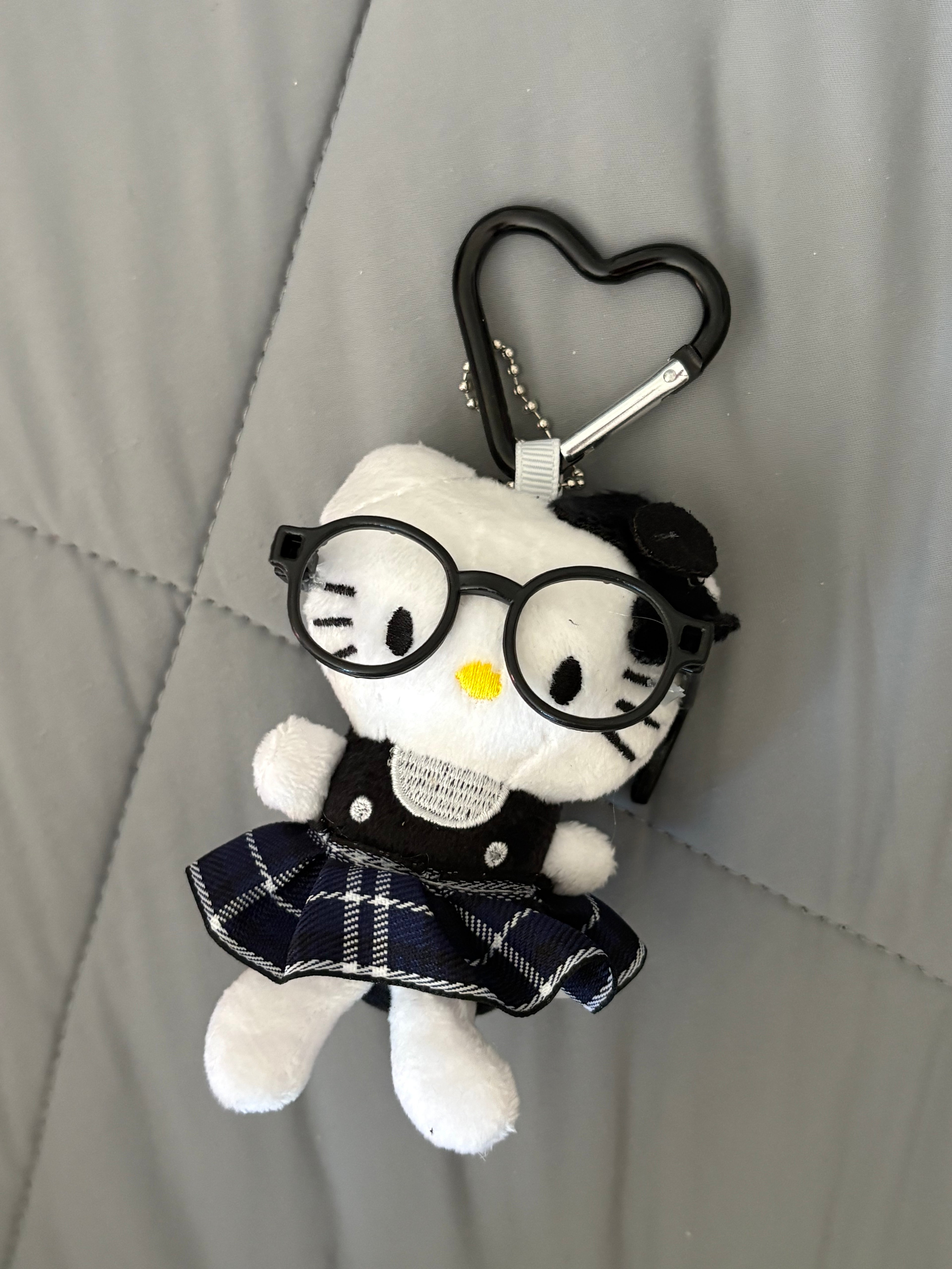 Hello kitty plaid dress charm